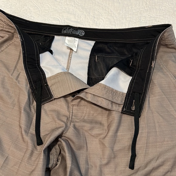 Da Hui size 36 Taupe Hybrid Board / Surf Shorts. 2 side, 1 back, 1 leg pocket. - Picture 4 of 8